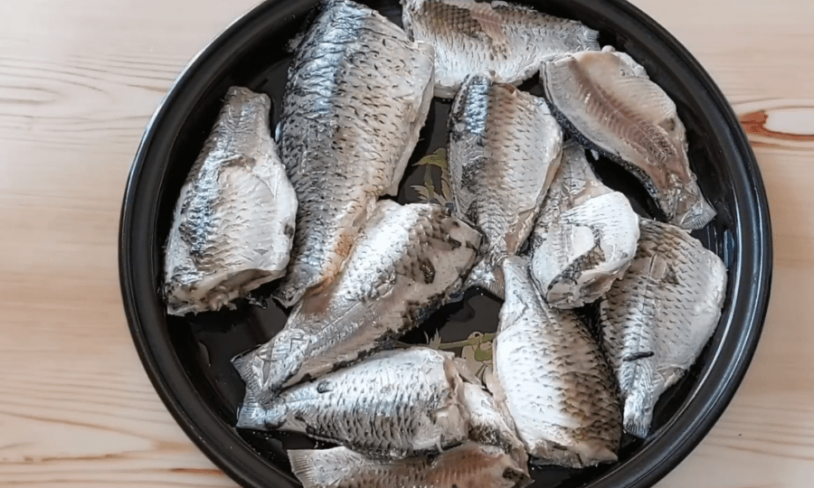 Кулінари розповіли, як приготувати смачні котлети з кістлявої риби