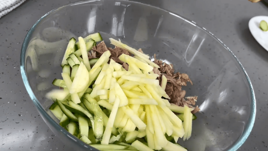 Рецепт смачного і соковитого салату для схуднення