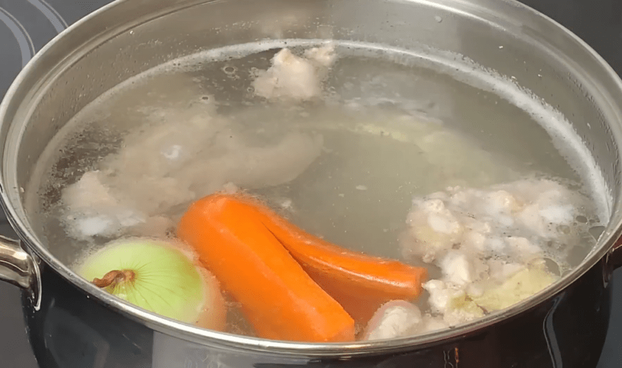 Рецепт смачного повсякденного супу з сирними кульками