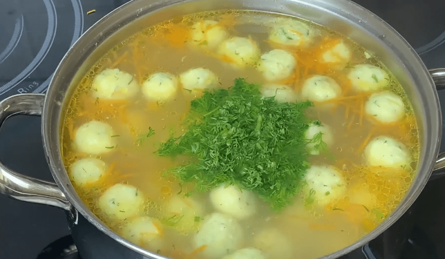 Рецепт смачного повсякденного супу з сирними кульками