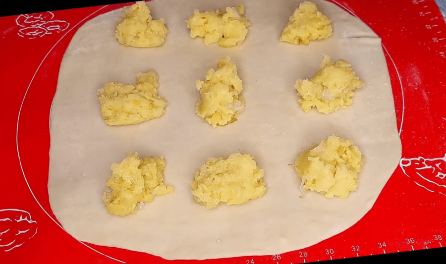 Рецепт швидких пиріжків з начинкою на сковороді