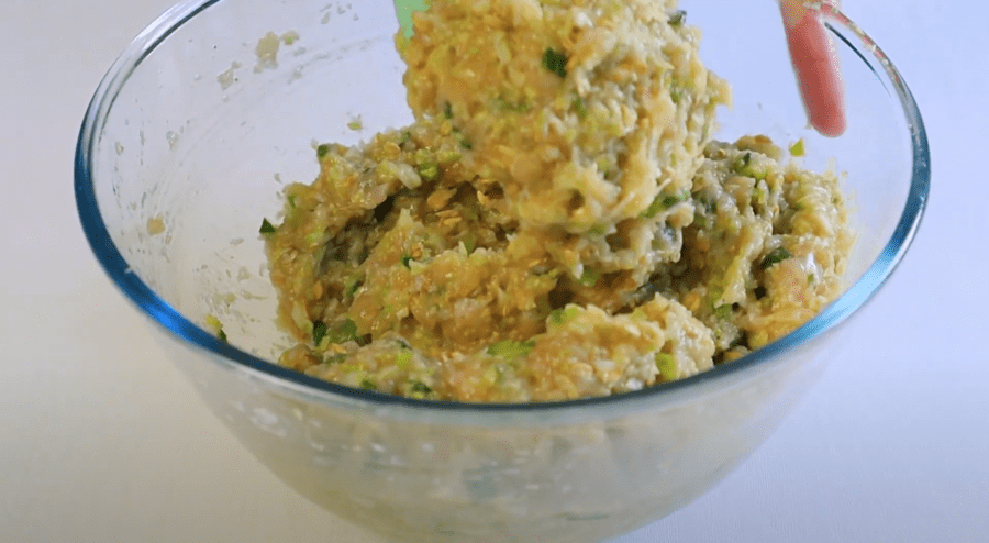 Рецепт ніжних капустяних оладок з фаршем