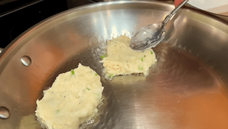 Рецепт ніжних картопляних оладок з сиром