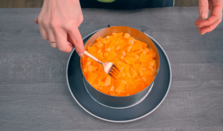 Рецепт святкового салату з куркою і апельсинами