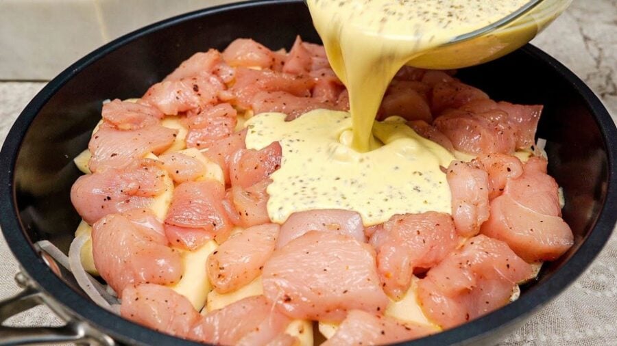 Покроковий рецепт запіканки з картоплі, м'яса, овочів та сиру