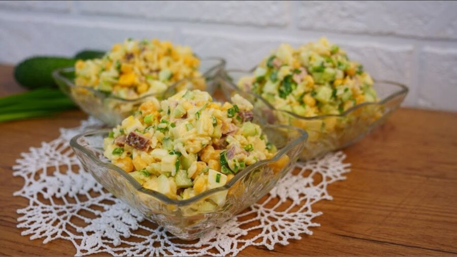 Покроковий рецепт салату з рисом, шинкою та огірками