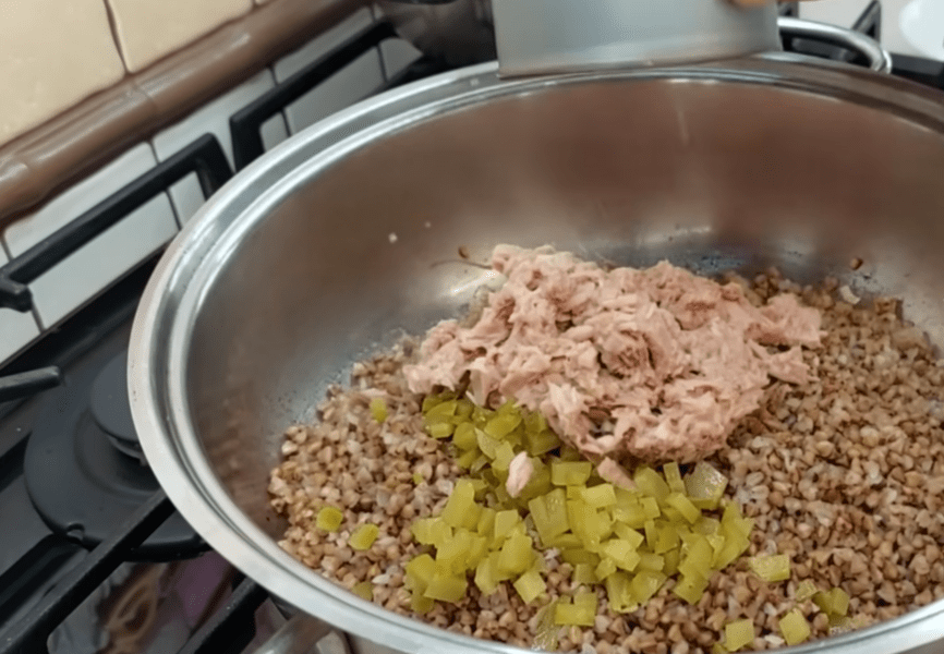 Рецепт смачного гарніру з гречки з цікавим наповненням