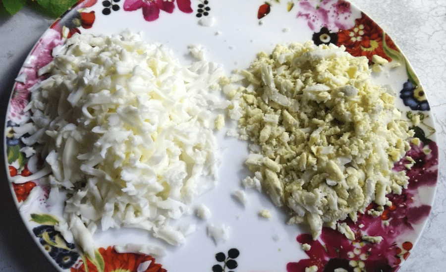 Рецепт святкового салату з плавленим сирком