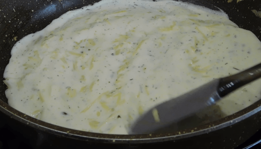 Рецепт сніданку: картопляний коржик на кефірі зі спеціями
