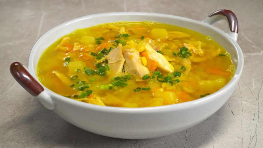 Запашний гороховий суп з копченими реберцями: рецепт 