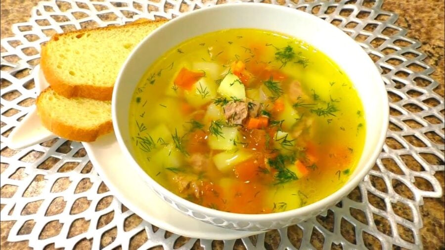 Як приготувати рибний суп із консерви 