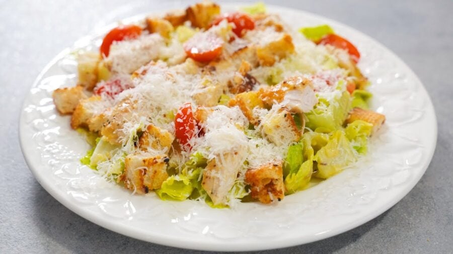Рецепт знаменитого салату Цезар з сухариками