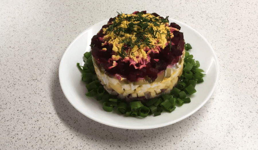 Рецепт оригінального і смачного салату Оселедець під периною