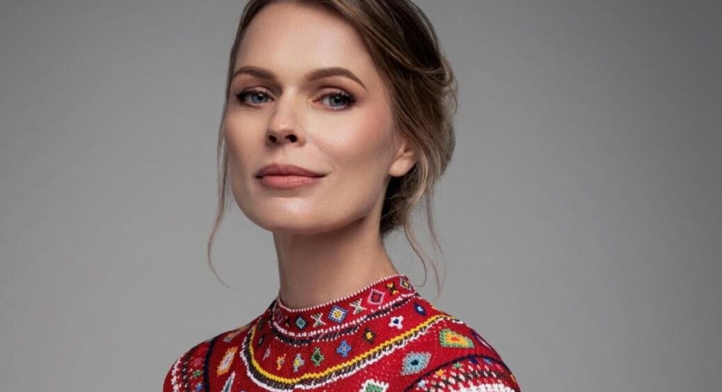 Раніше була копією мами, а тепер – і не скажеш, що родички: як виглядає донька Ольги Фреймут, якій вже 18 