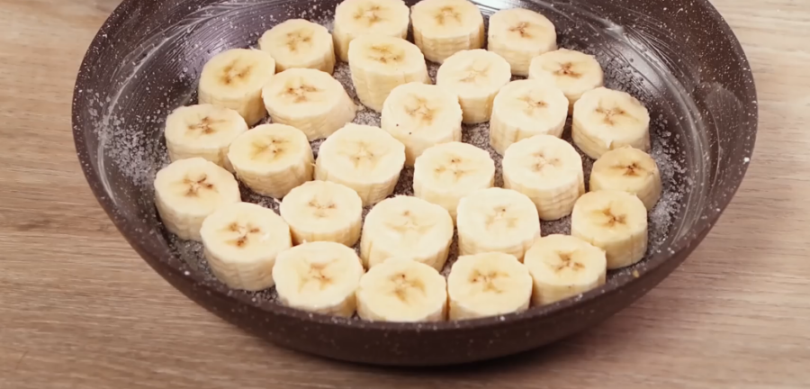 Рецепт смачного і ніжного бананового пирога за 10 хвилин