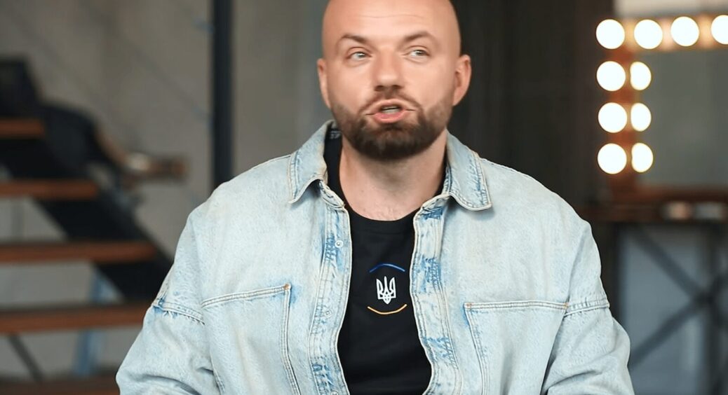 Азіс Дьомін чи Слава Mrazish: фаворит Мішиної кардинально змінив імідж і “закосив” під циганську зірку 