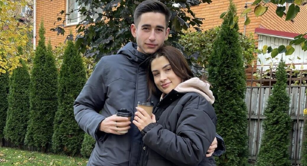 Дружина переможця “Голосу країни” Романа Сасанчина після виїзду з України в Польщу показала вагітний живіт 