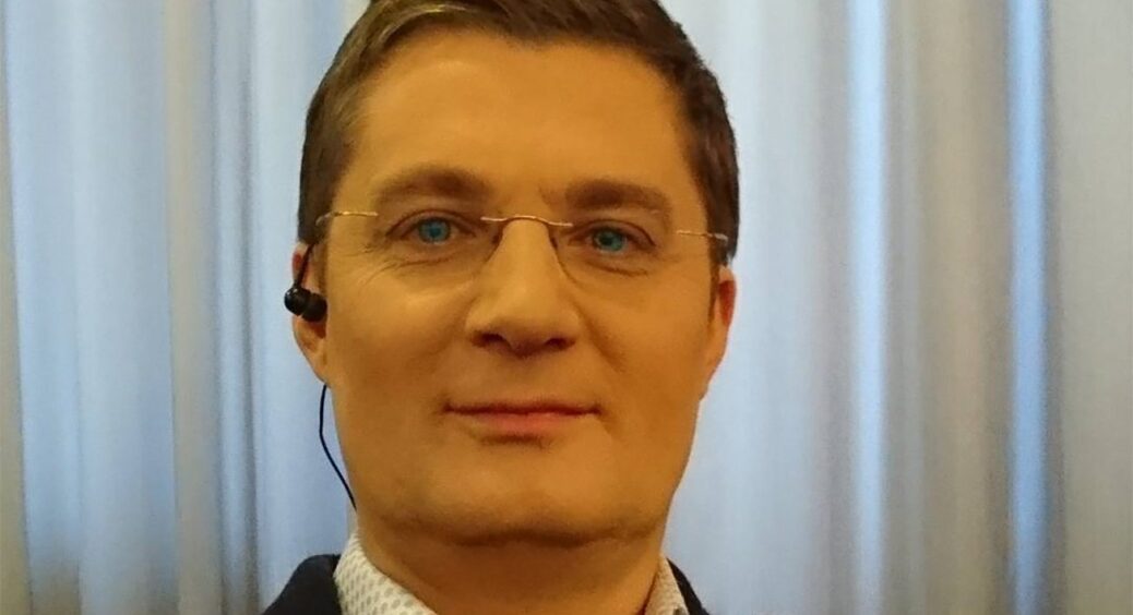 Має трьох дітей, а скільки онуків? 63-річний Ігор Кондратюк виявився багатодітним батьком 
