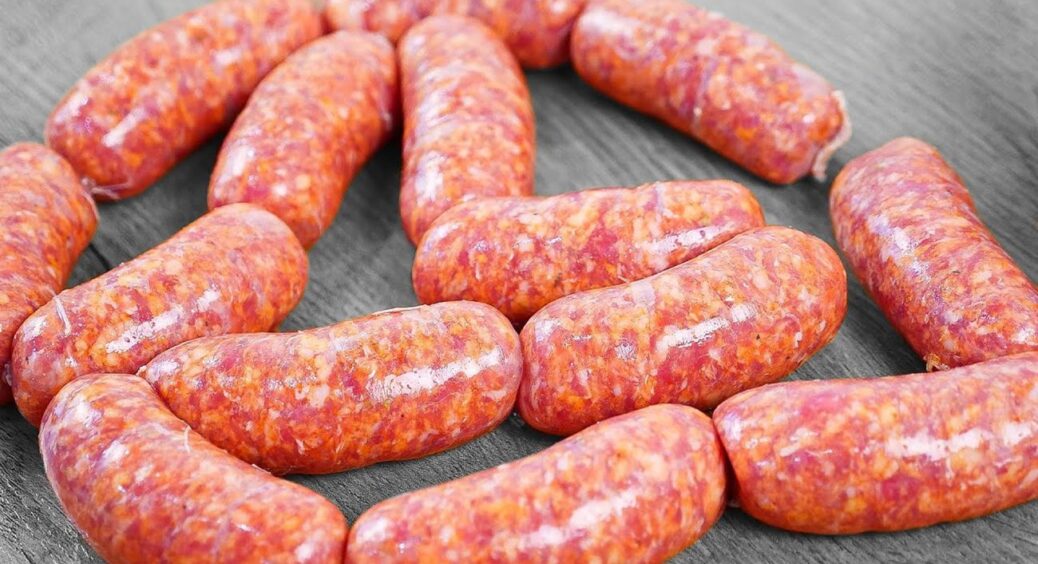 Ніколи не купую в магазині купати – тільки домашні сосиски: як їх робити? Все просто: рецепт на 1-2-3 