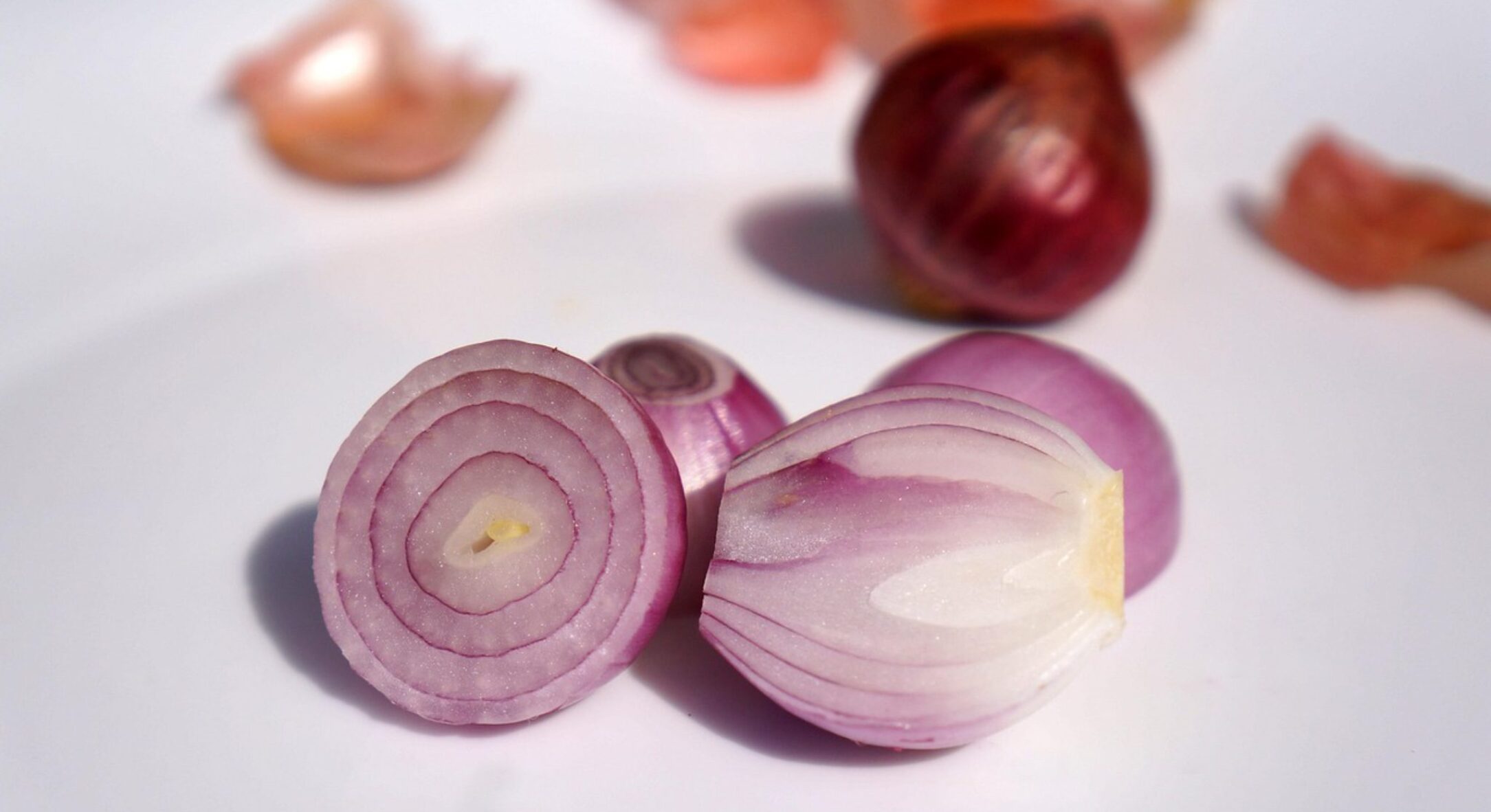 Мариную цибулю, а потім смакую: цей рецепт підкорить ваше серце одразу – ну просто пальчики оближете 