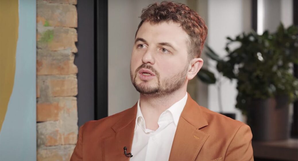 Зробив пропозицію у прямому ефірі, тепер і знати не хоче: Женя Янович відхрестився від “нареченої” Квіткової 