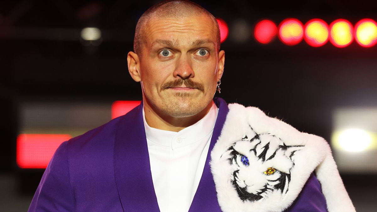 Дружина Олександра Усика Катерина показала чоловіка на прогулянці з їхньою молодшою донькою