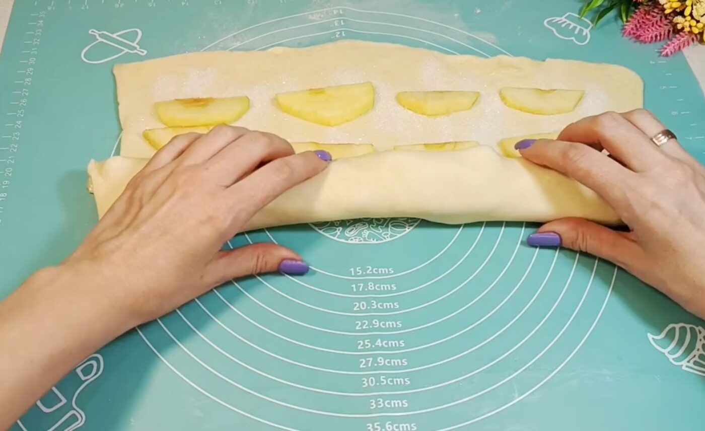 Яблучні рулетики "Червона рута"