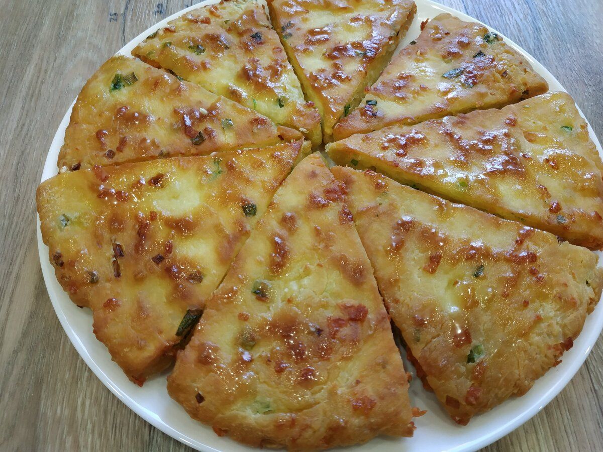 Кулінари розповіли, як швидко приготувати пишне тісто для пиріжків, біляшів і чебуреків