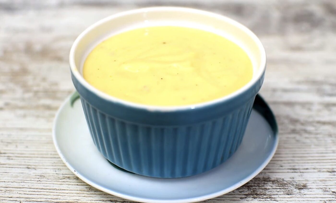 Як зробити смачний соус зі сметанної сироватки