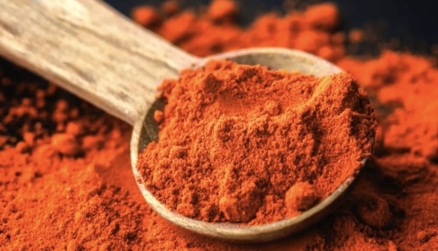 Яка спеція робить борщ більш насиченим на смак