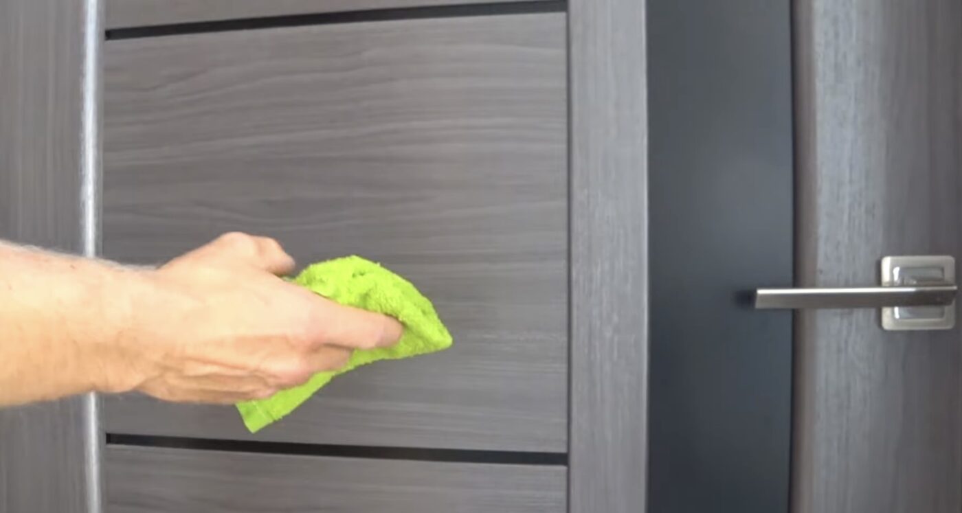 Один секрет прибирання, щоб пил не осідав на полички