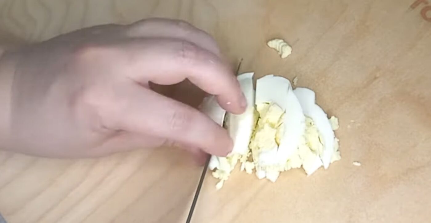 Рецепт салату з консервою