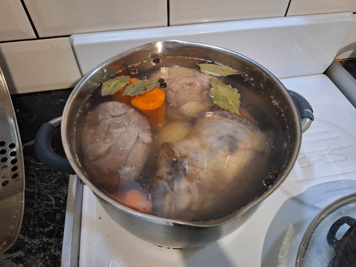 Кулінари розповіли, як приготувати ідеальний холодець, який буде чудово смакувати на святі