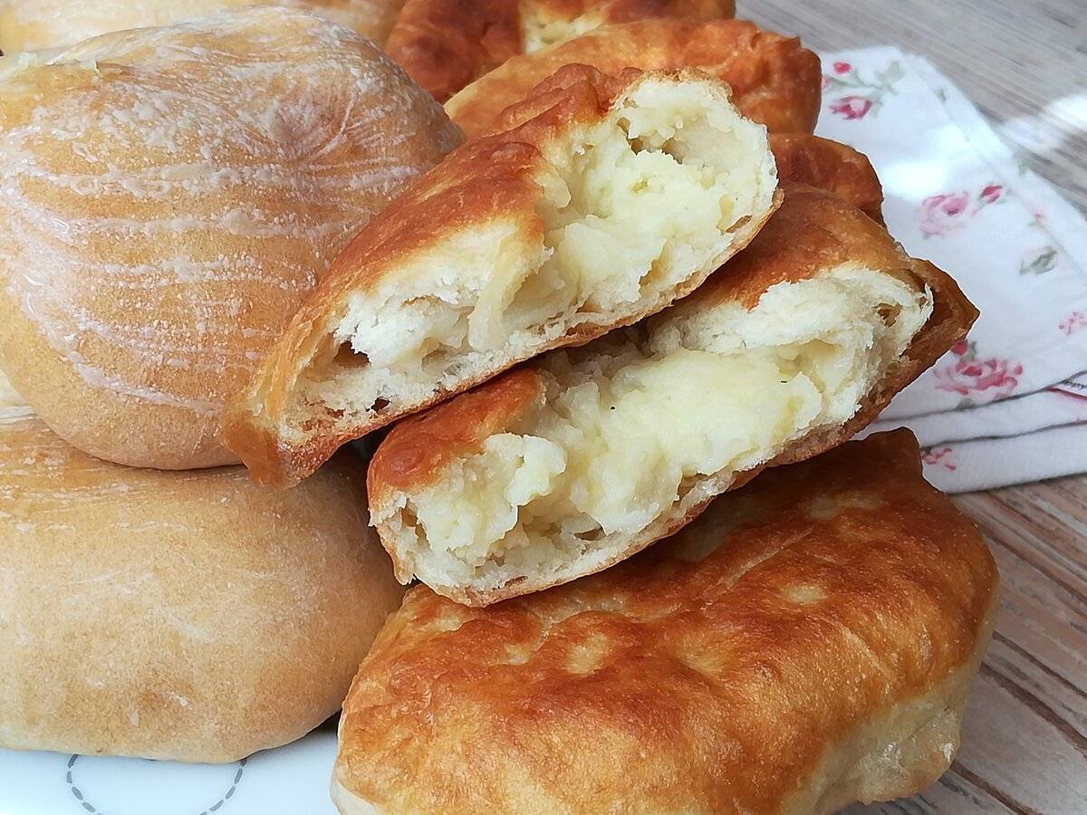 Кулінари розповіли, на якому інгредієнті готувати пиріжки, аби вони вийшли м'якими та ніжними