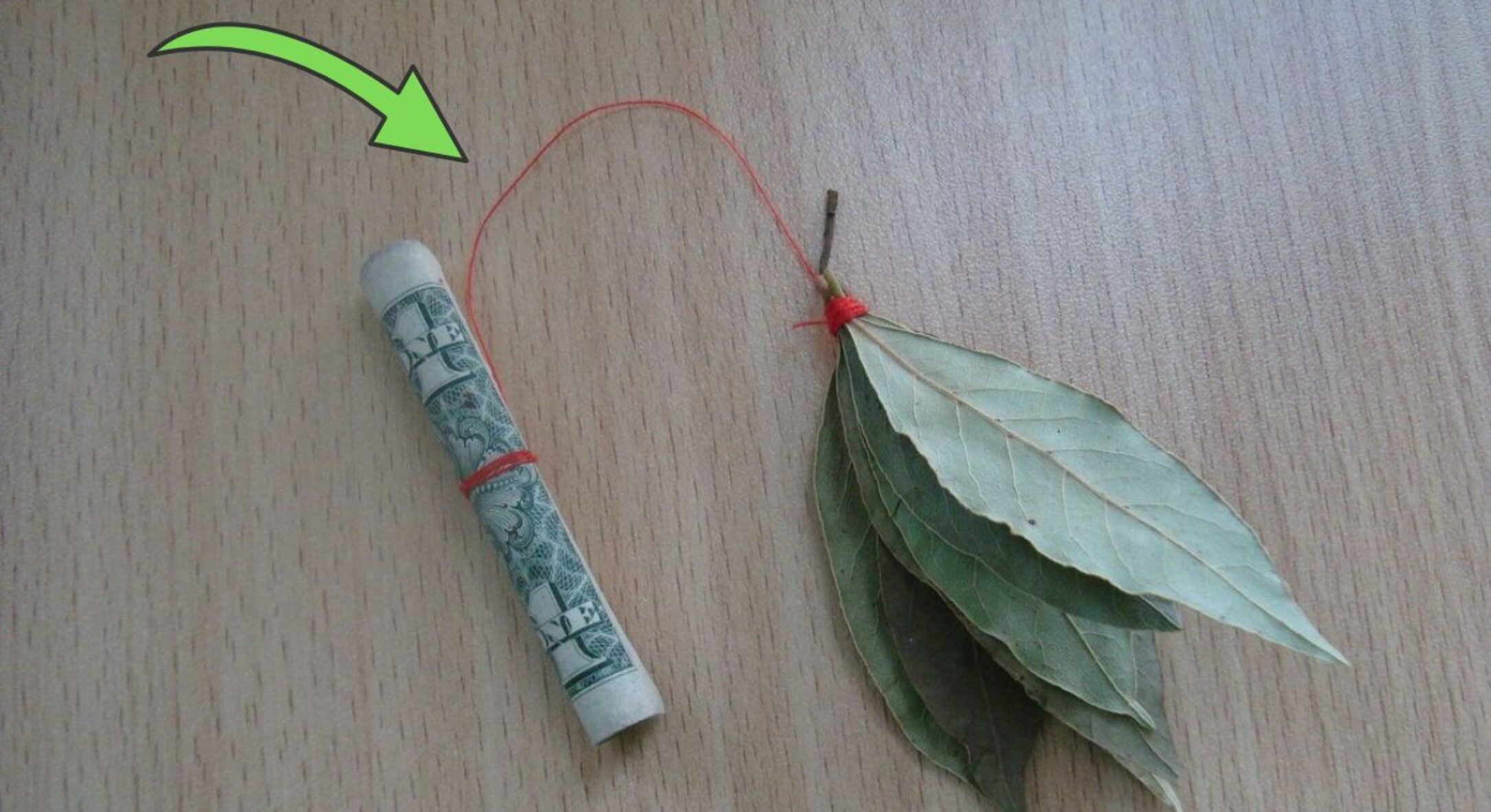 Кладу під вікно 1 листочок – і вдома стає комфортніше в 2 рази: витрачаю секунду, а результату на рік вперед 