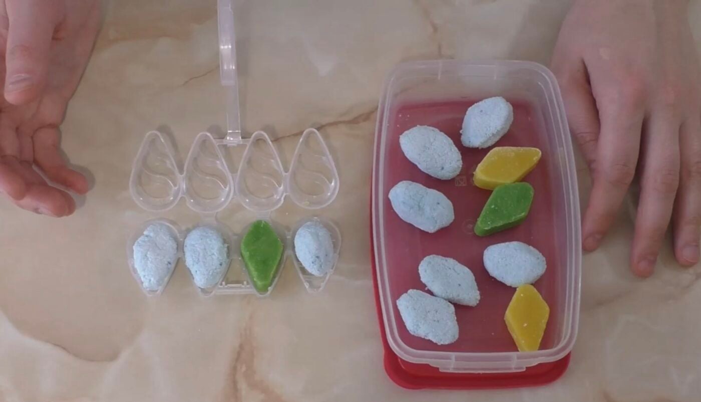 Який засіб в зливному бачку покращує аромат в туалеті Який засіб в зливному бачку покращує аромат в туалеті