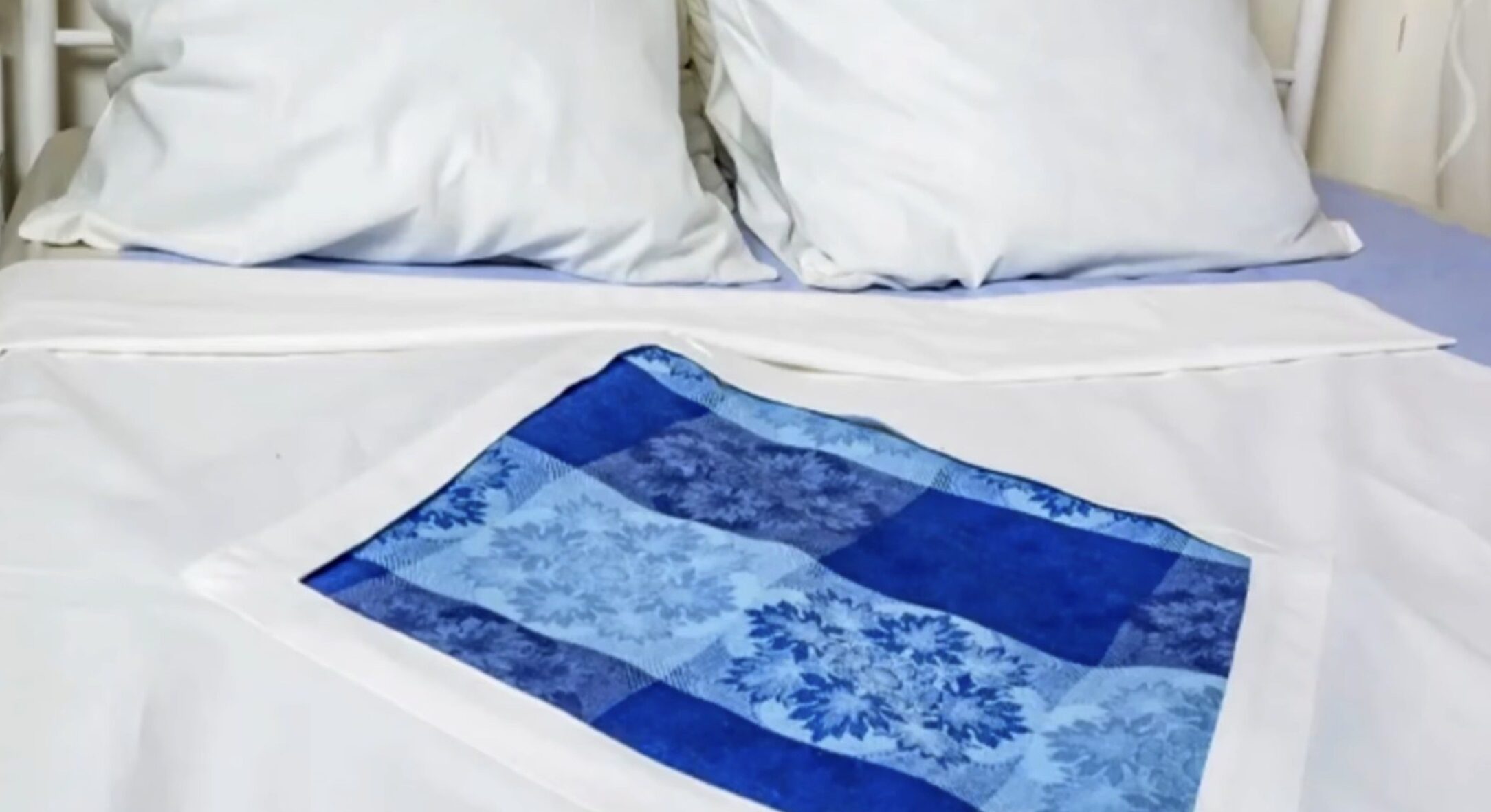 Бабуся розповіла, чому в СРСР підковдри шили з ромбом по центру: лайфхак хоч і радянський, але геніальний 