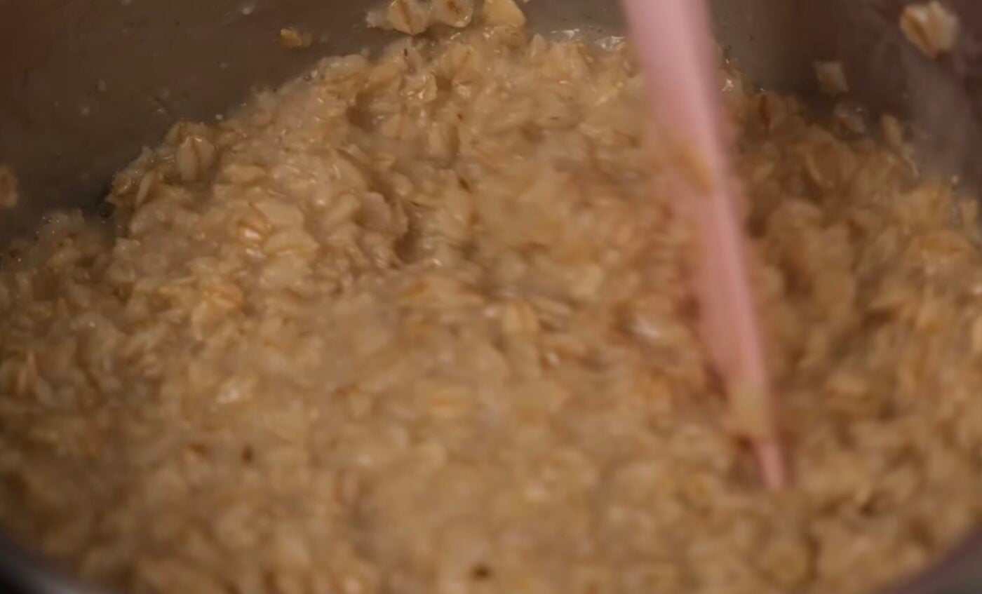 Як приготувати смачну та поживну вівсянку