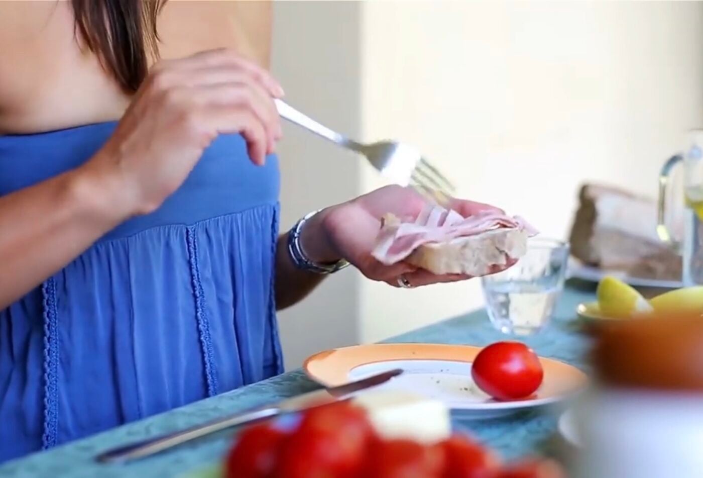 Чи можна запивати їжу водою