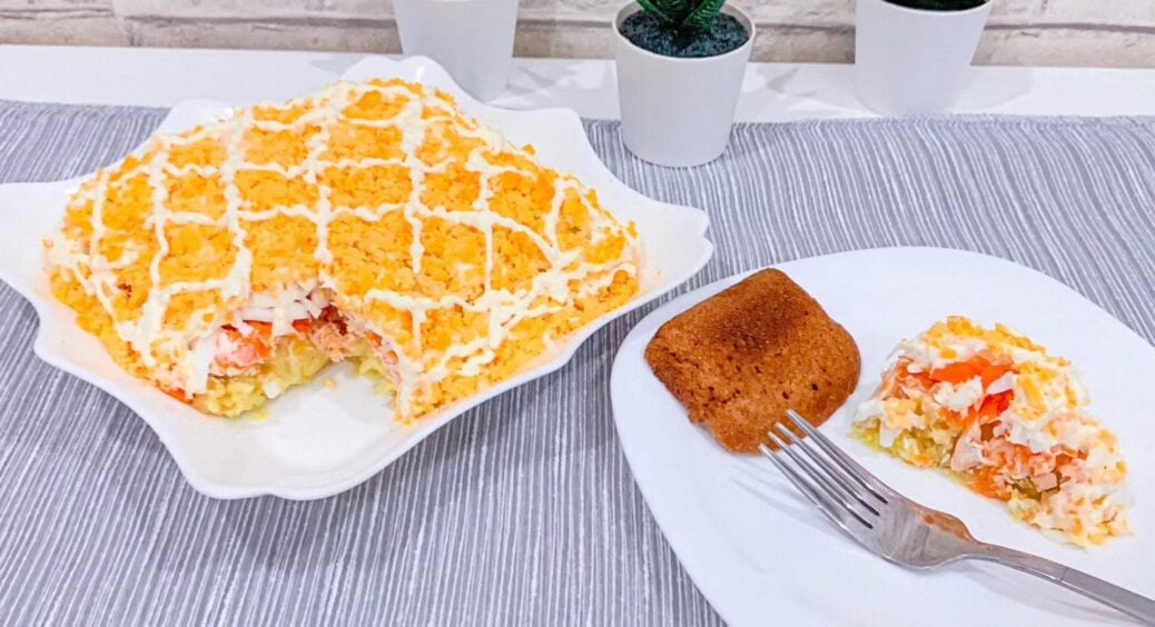 Замінила сардини в “Мімозі” на цю запечену рибку: салат став втричі смачнішим – гості розібрали за 5 хвилин 