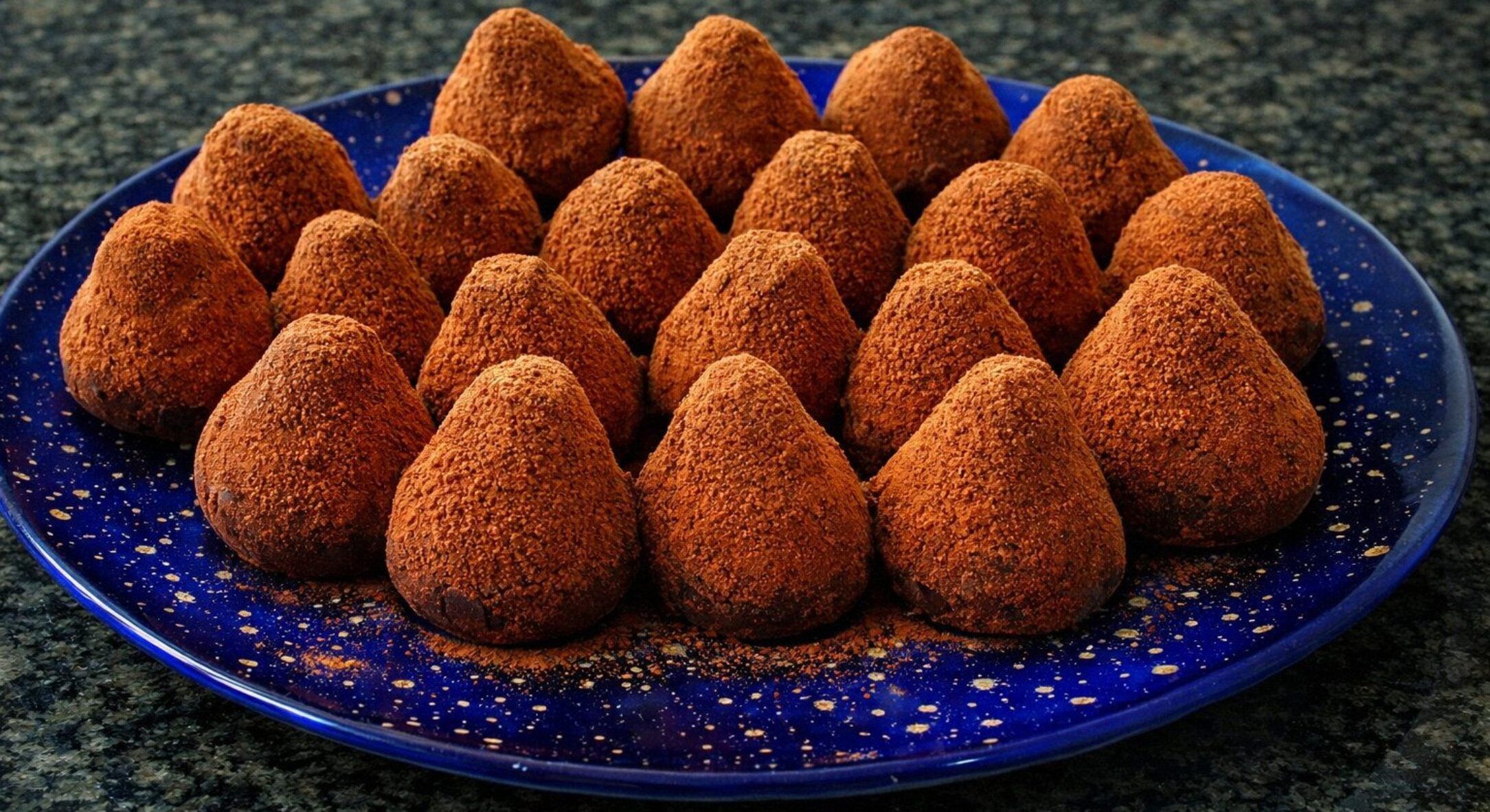 Скуштувала, що вийшло, і аж у дитинство повернулася: рецепт домашніх трюфелів за секретним рецептом з 80-х 