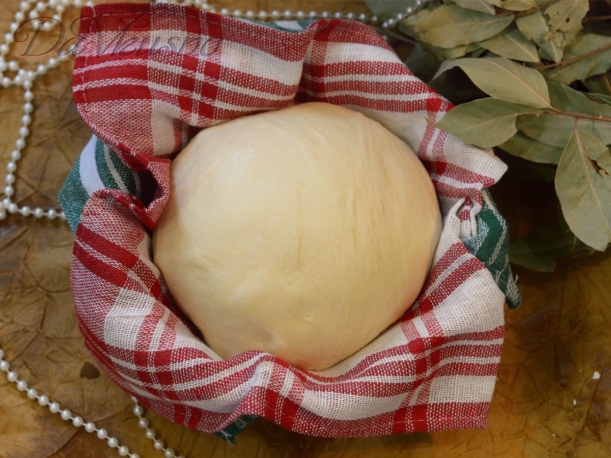 Кулінари розповіли, як приготувати тісто на пиріжки – рецепт, аби були пишними