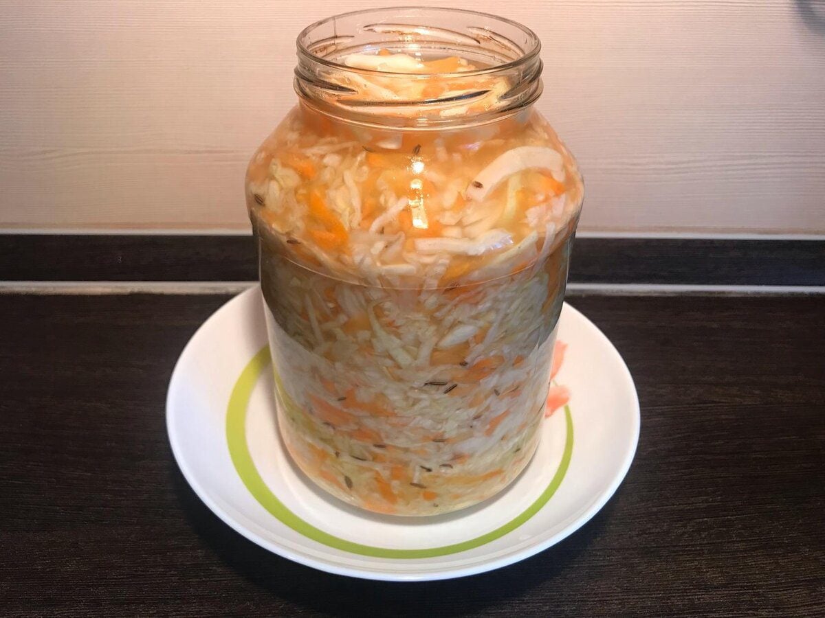 Кулінари розповіли головний секрет, як квасити капусту, аби вона хрустіла й була соковита