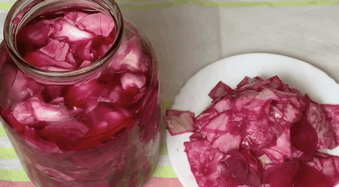 Господині поділилися рецептом маринованої капусти