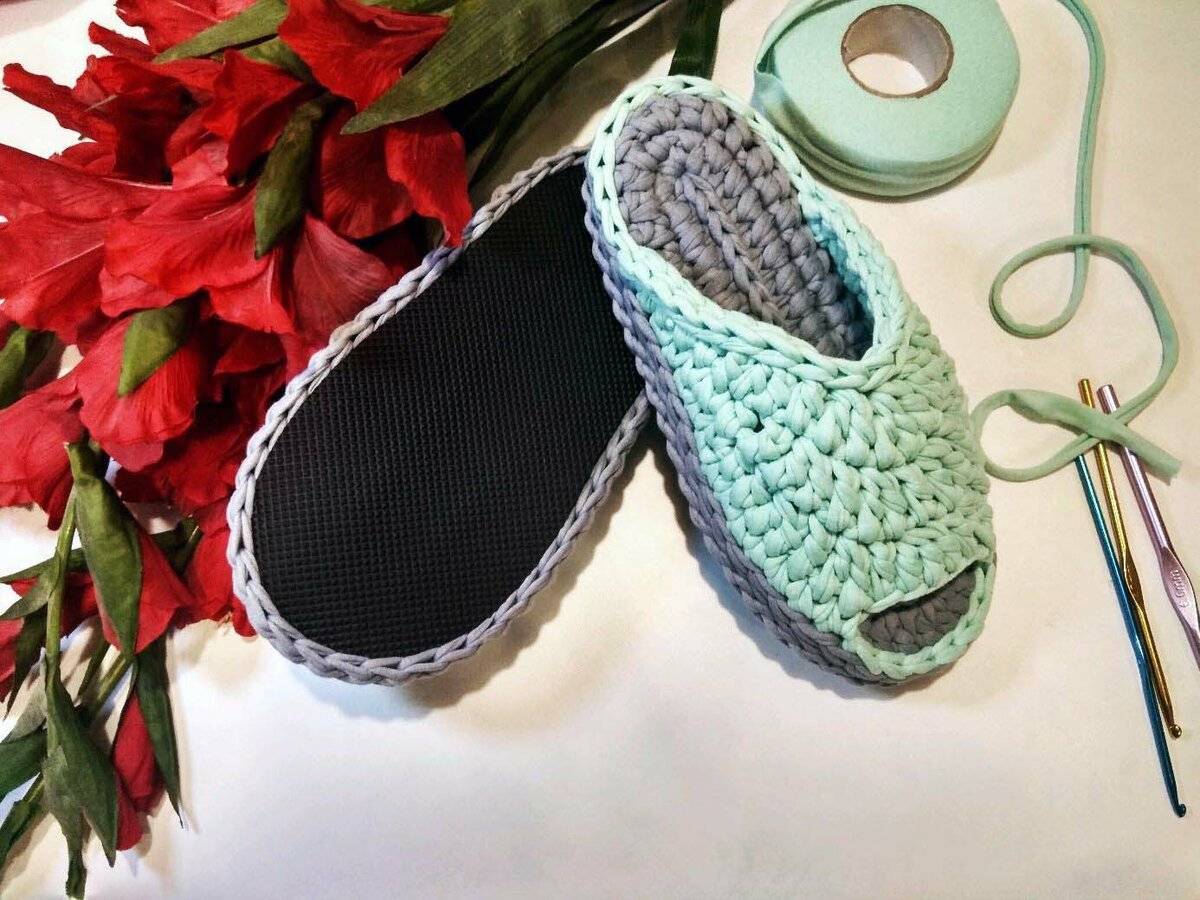 Експерти розповіли, як утеплити домашні капці за допомогою простого лайфхаку для комфорту