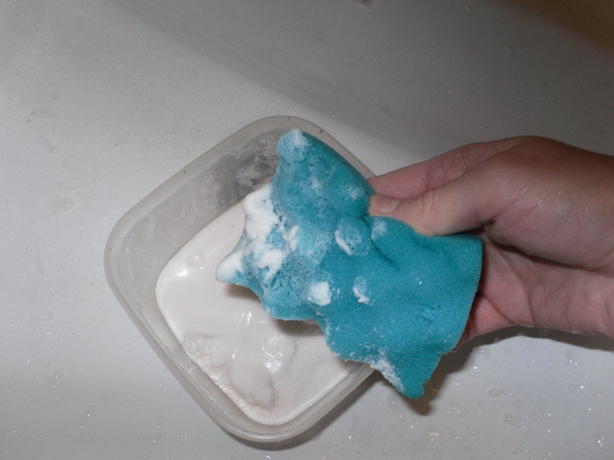 Експерти розповіли, як очистити ванну від жовтизни за допомогою простого домашнього засобу