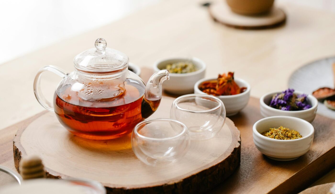 Яка пропорція є ідеальною для заварювання чаю. Фото: Pexels