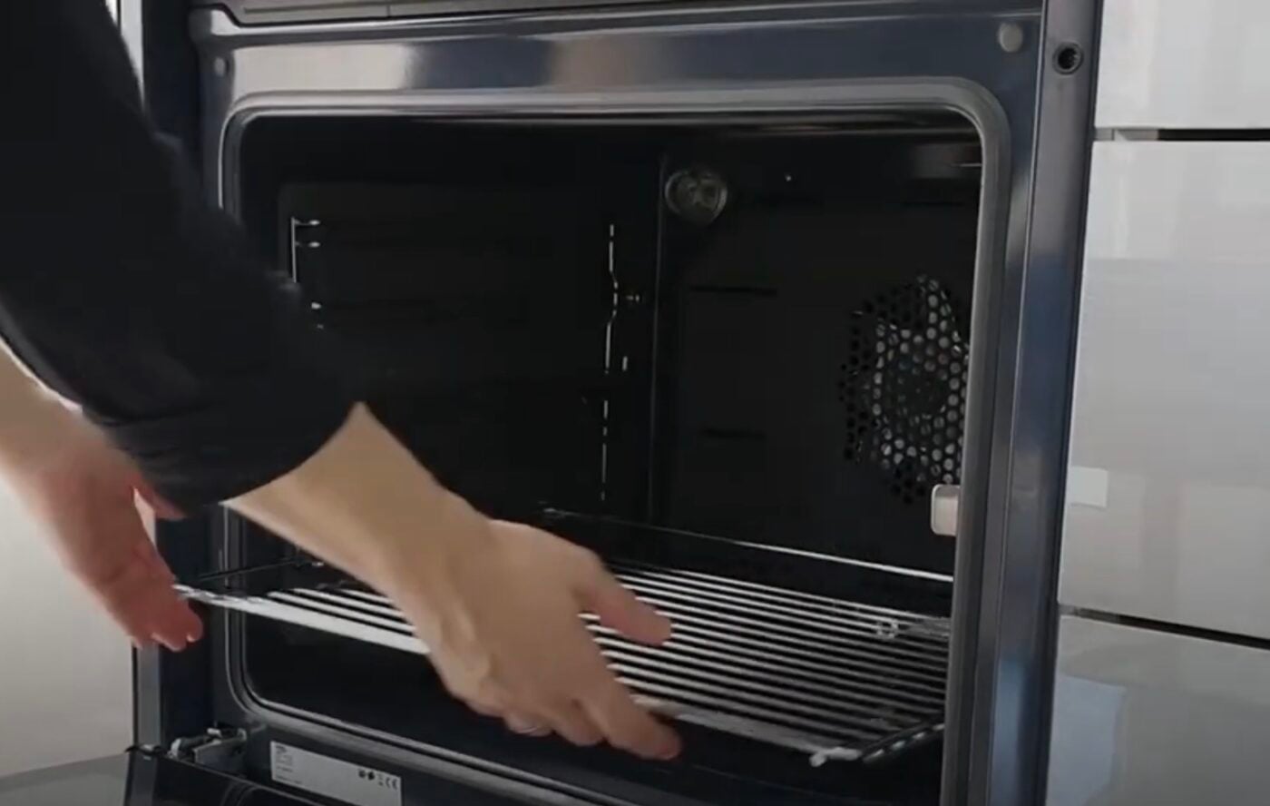 Що робити, аби в духовці завжди приємно пахло