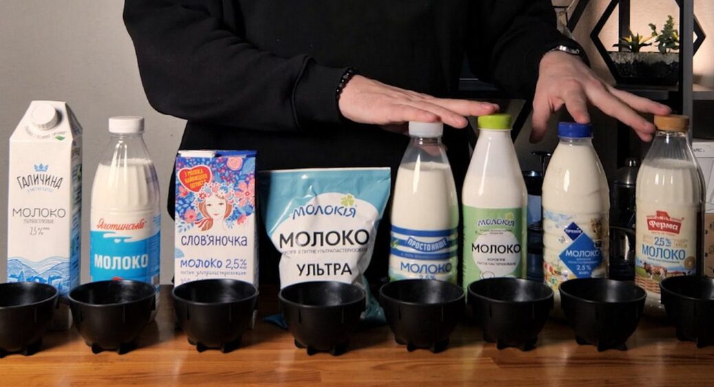 Чому магазинне молоко не скисає тижнями: простий тест у склянці води покаже, чи є в пакеті справжнє молоко 
