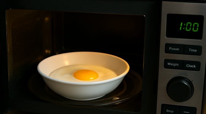 Як приготувати яєчню за 1 хвилину